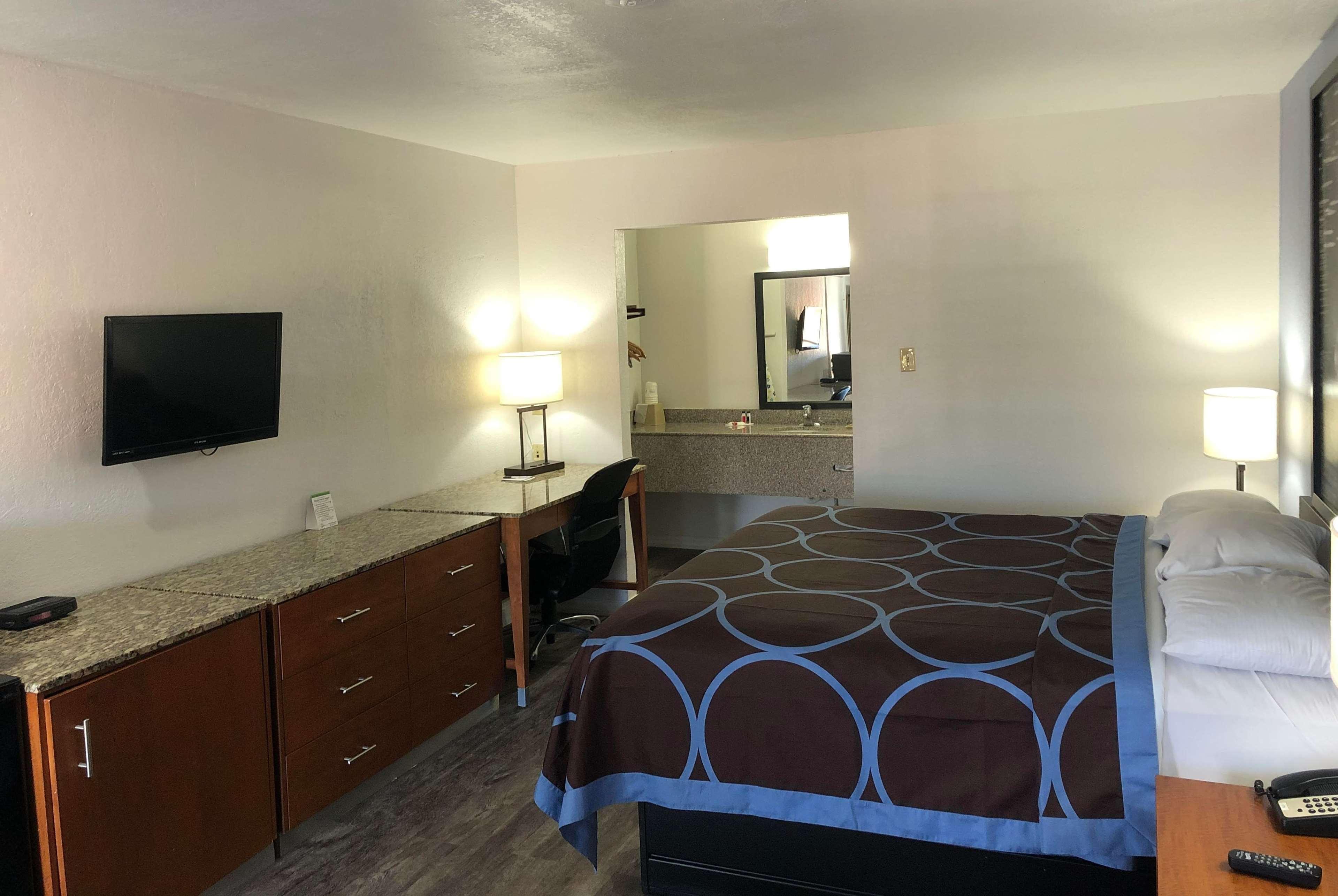 Super 8 By Wyndham - Canton, Texas Luaran gambar