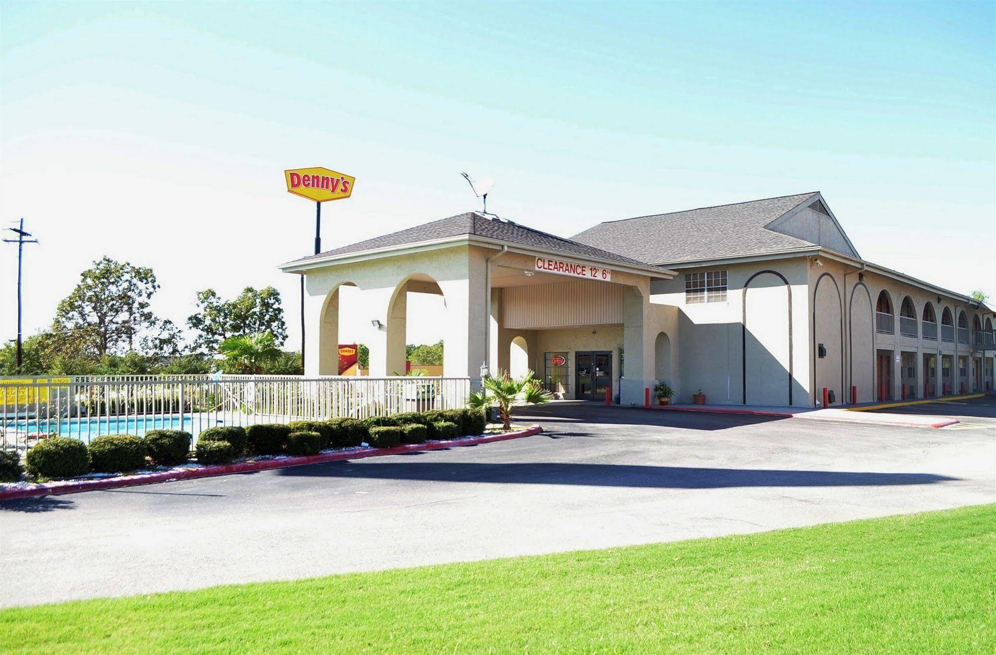 Super 8 By Wyndham - Canton, Texas Luaran gambar